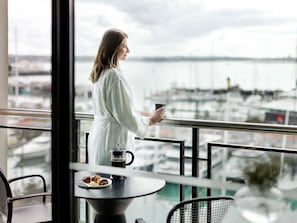 Minibar, in-room safe, desk, iron/ironing board - The Sebel Auckland Viaduct Harbour (Auckland)