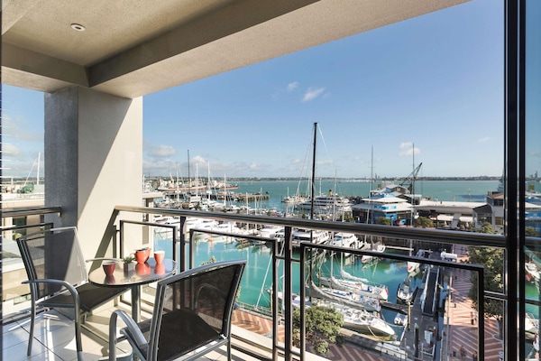 Deluxe Suite, 1 Bedroom (Marina)