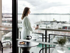 Minibar, in-room safe, desk, iron/ironing board - The Sebel Auckland Viaduct Harbour (Auckland)