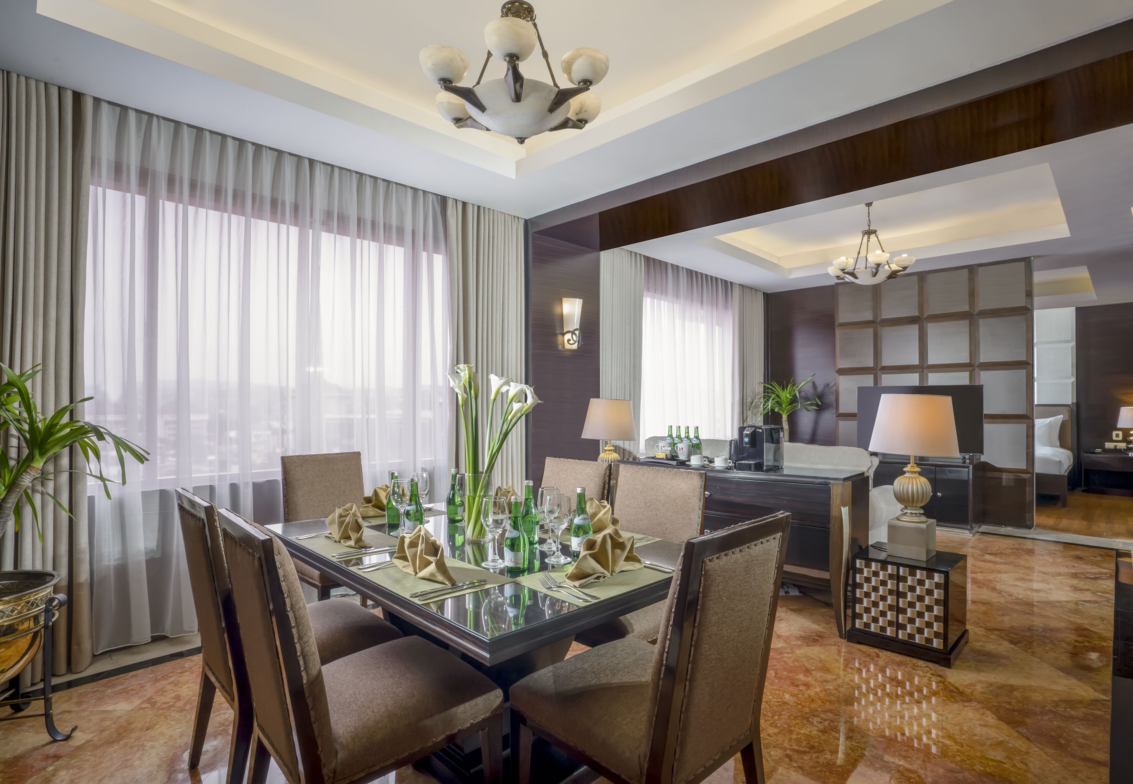 Presidential Suite | Dining room