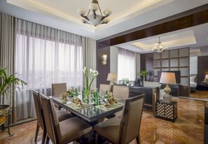 Presidential Suite | Dining room - Hotel Ciputra Semarang managed by Swiss-Belhotel International (Semarang)