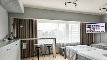 Kahden hengen superior-huone (kaksi sänkyä) (extra bed possibility) | Työpöytä, äänieristys, silitysrauta/-lauta, ilmainen Wi-Fi
