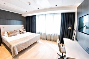 Superior Room, 1 King Bed | In-room safe, blackout drapes, soundproofing, iron/ironing board