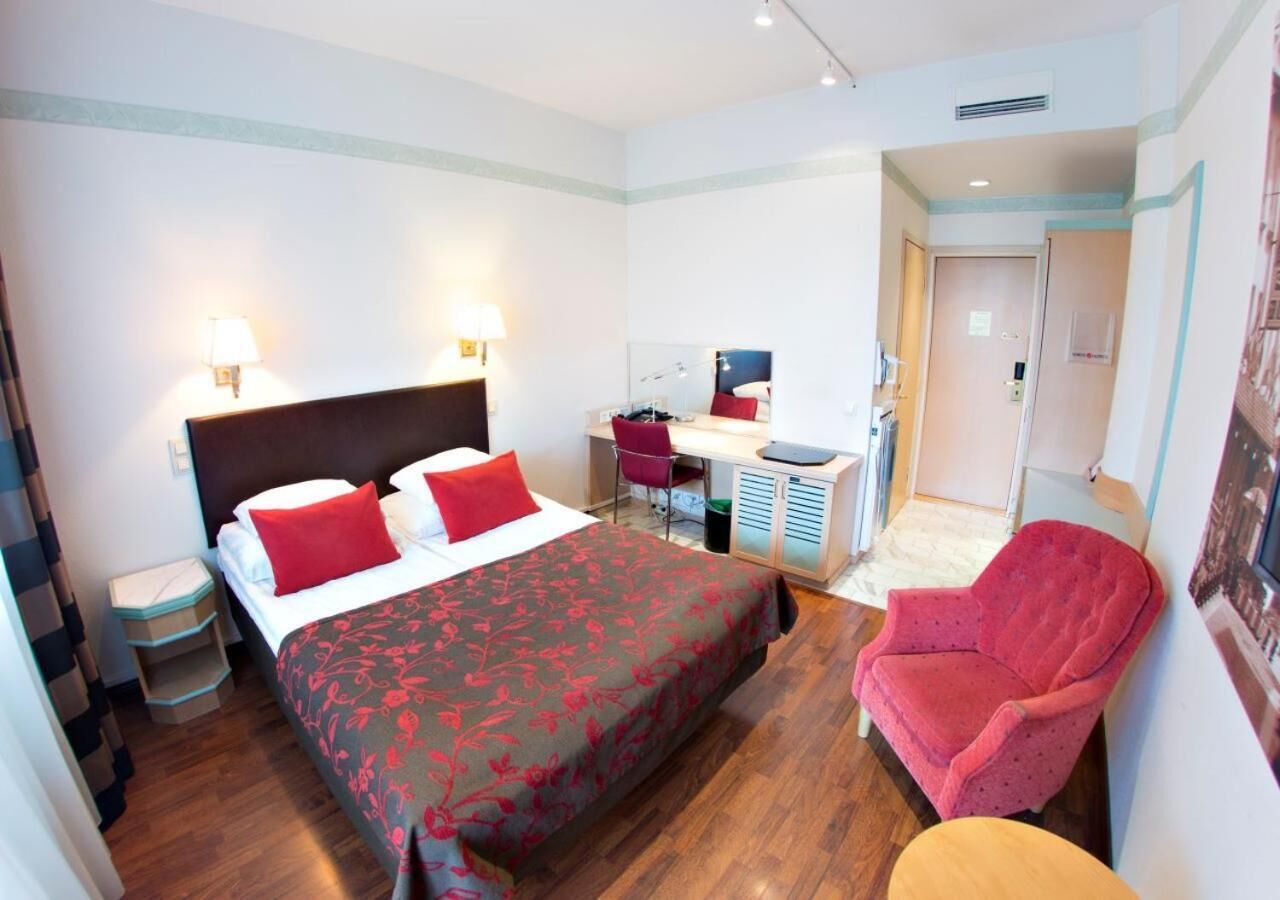 In-room safe, blackout drapes, soundproofing, iron/ironing board