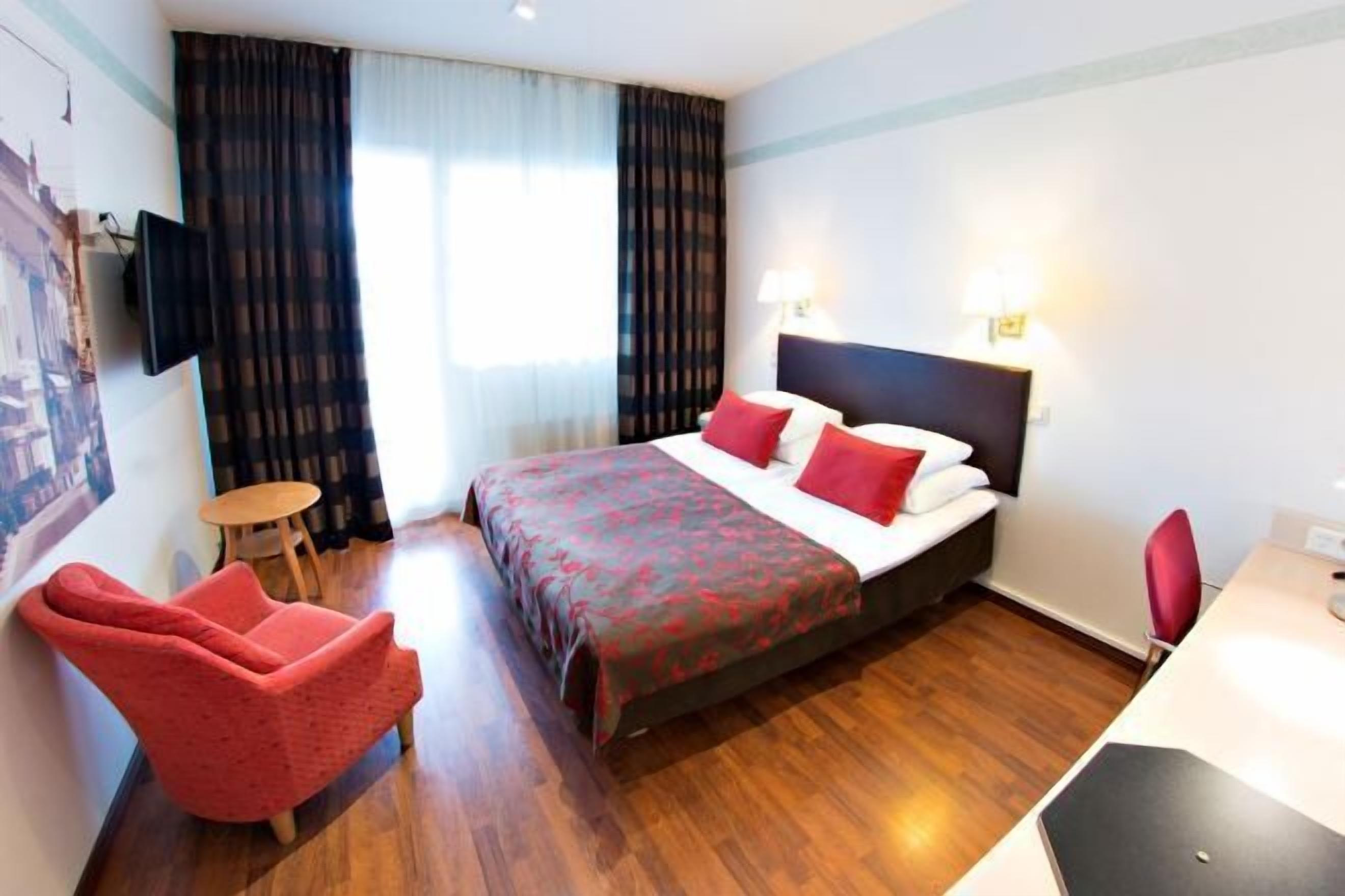 Coffres-forts dans les chambres, rideaux occultants