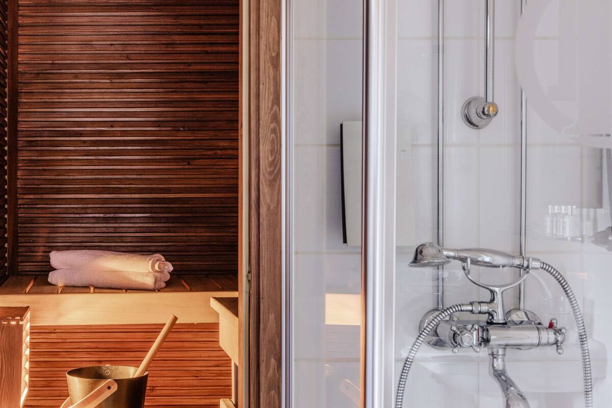 free toiletries, hair dryer, bidet, towels