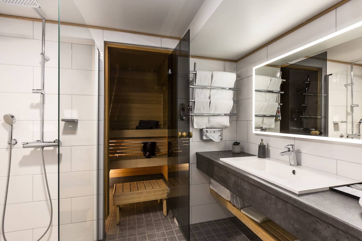 minibar, in-room safe, blackout curtains, soundproofing