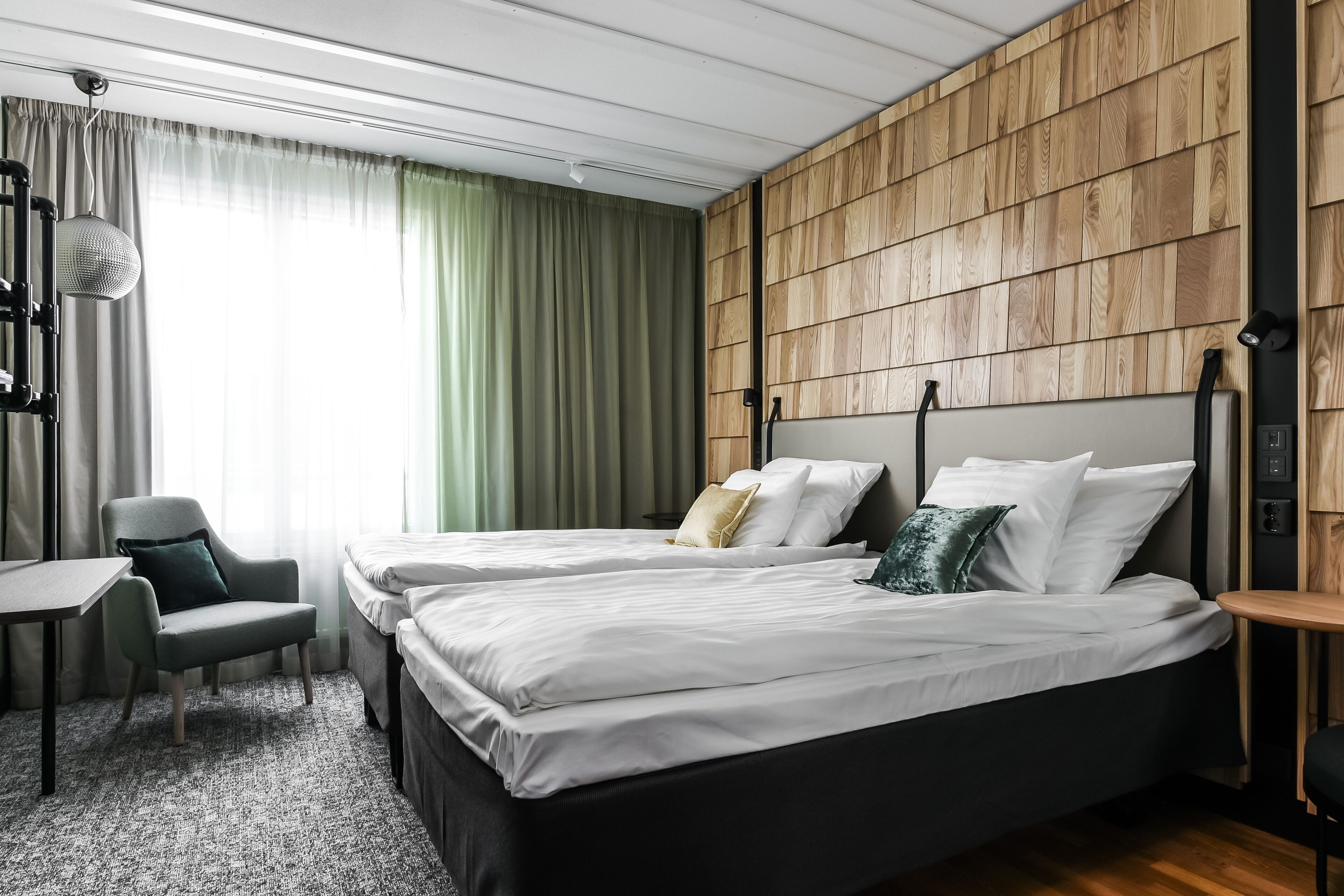 standard twin room (extra bed possibility) | in-room safe, desk, laptop workspace, blackout curtains