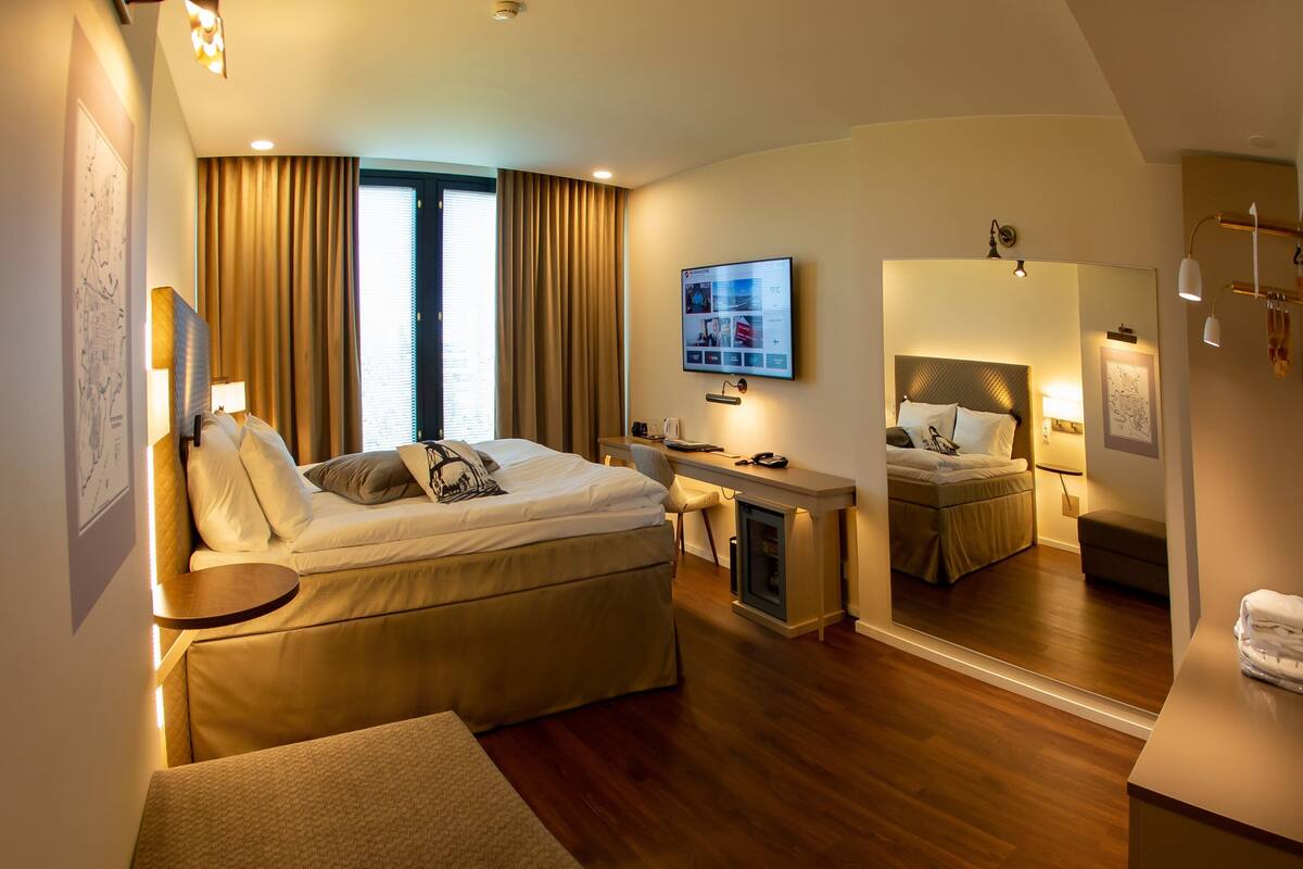 minibar, in-room safe, desk, soundproofing