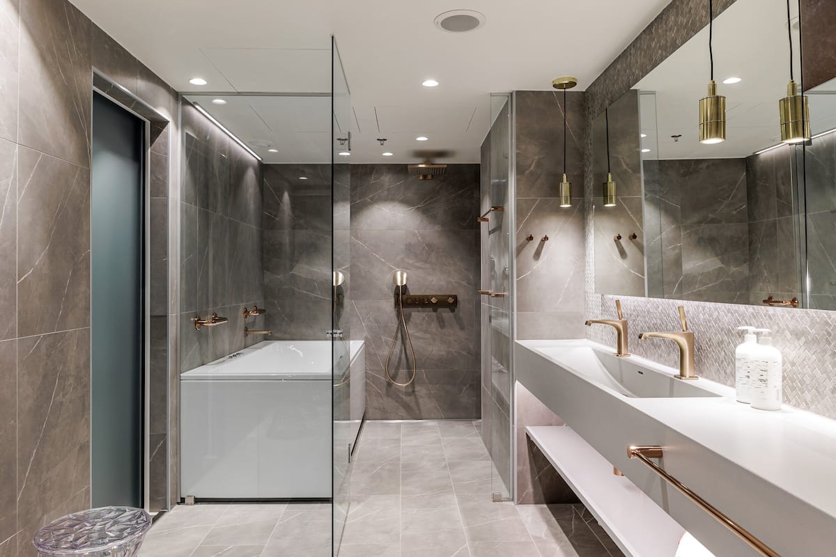 suite, 1 king bed (extra bed possibility) | minibar, in-room safe, desk, laptop workspace