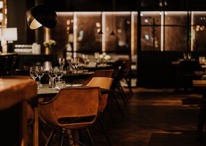 Ze serveren er lunch, diner en brunch 