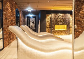 Een sauna, een bubbelbad, een stoombad