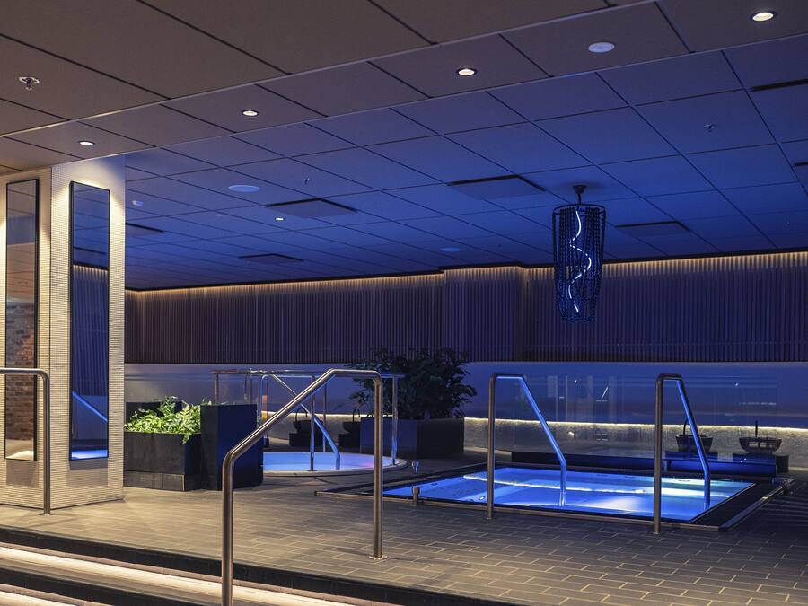 Sauna, hot tub, steam room