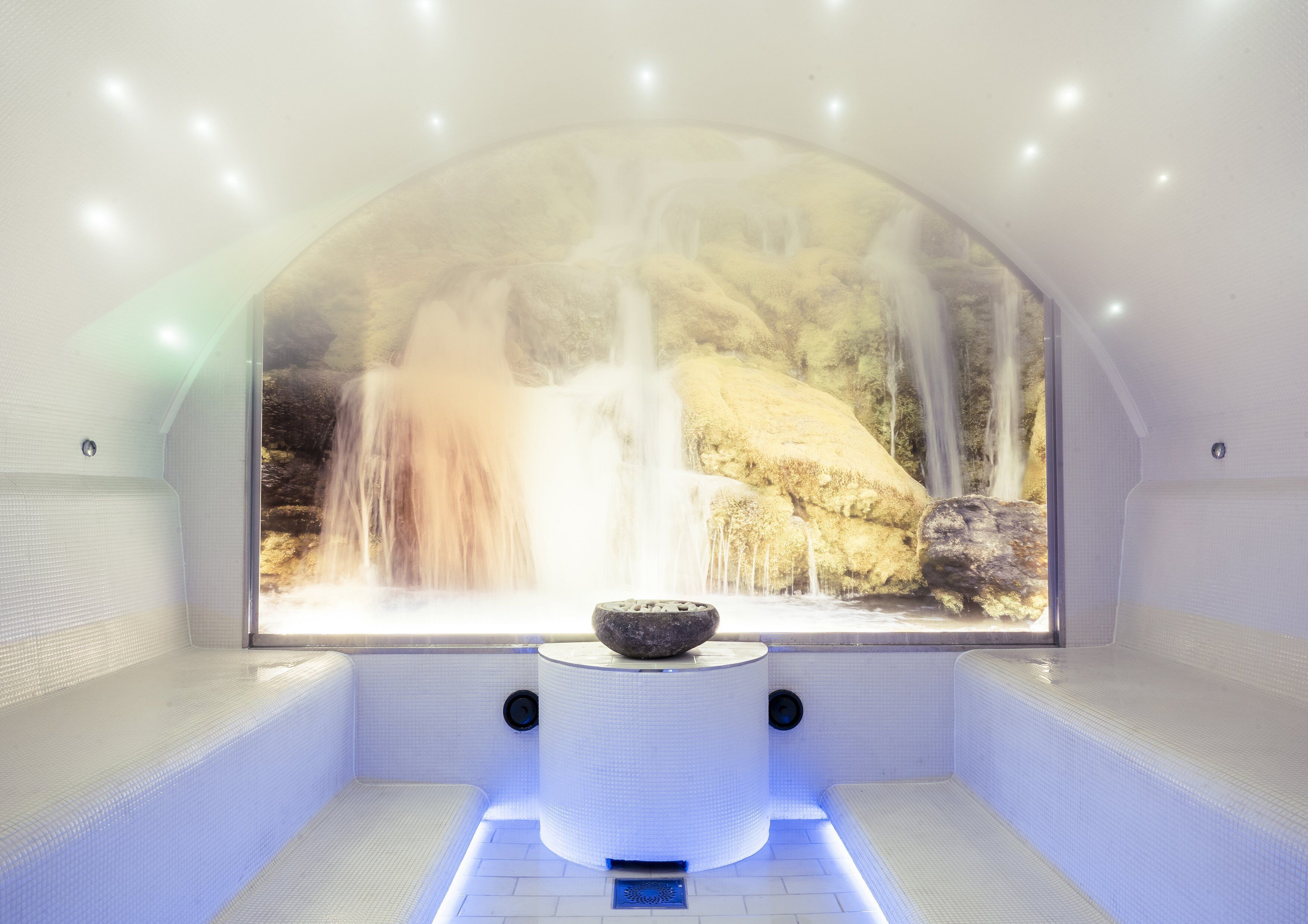 Een sauna, een bubbelbad, een stoombad