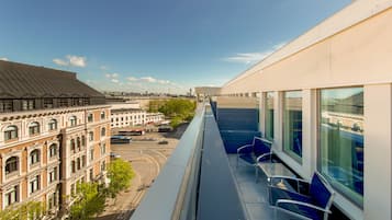 Værelse - balkon | Allergivenligt sengetøj, pengeskab på værelset, lydisolering