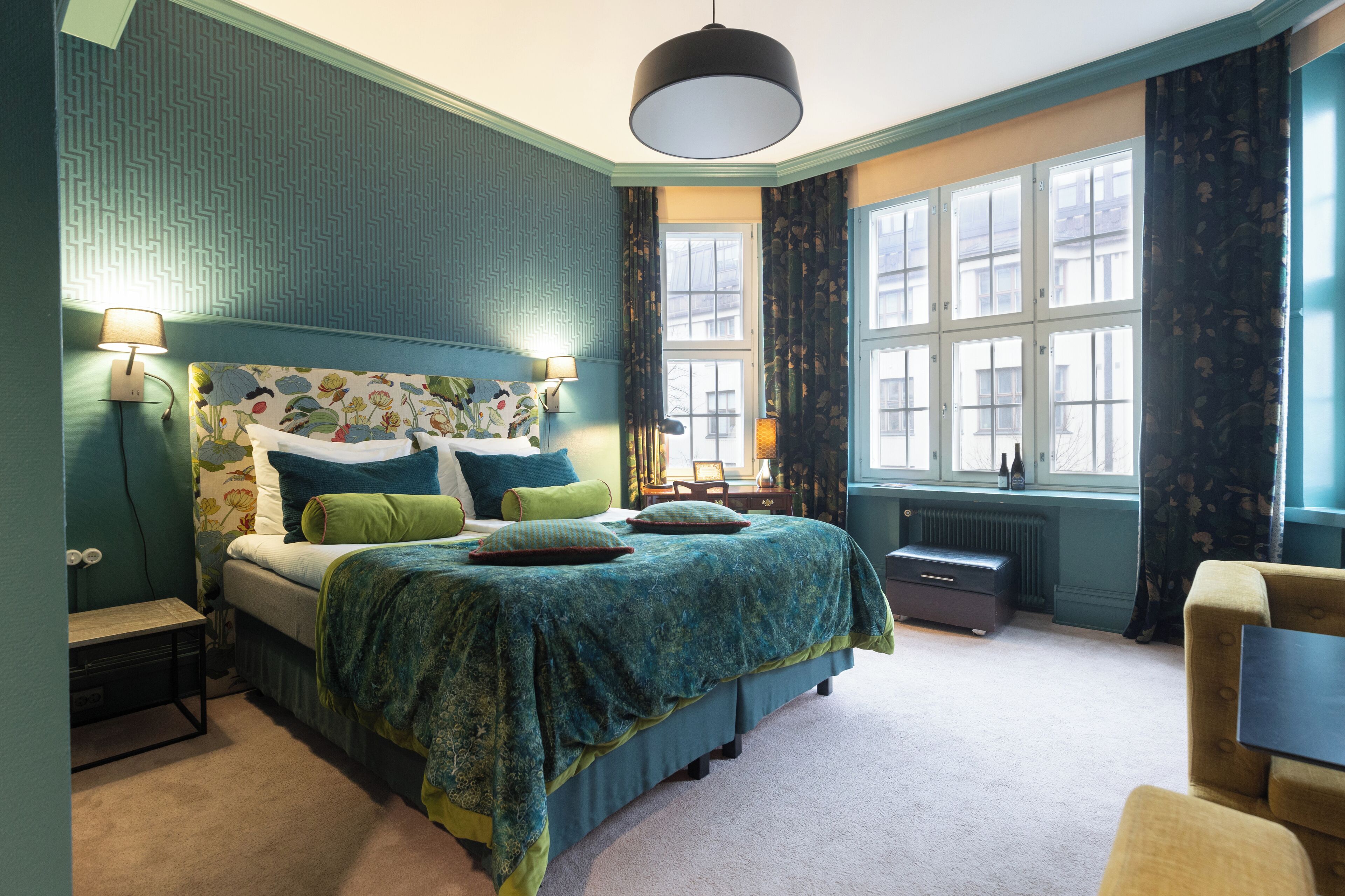 deluxe room | hypo-allergenic bedding, in-room safe, soundproofing, iron/ironing board