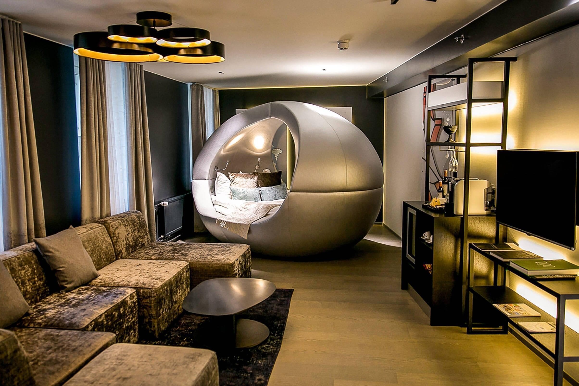 Sky Suite | 防敏寢具、迷你吧、房內夾萬、隔音