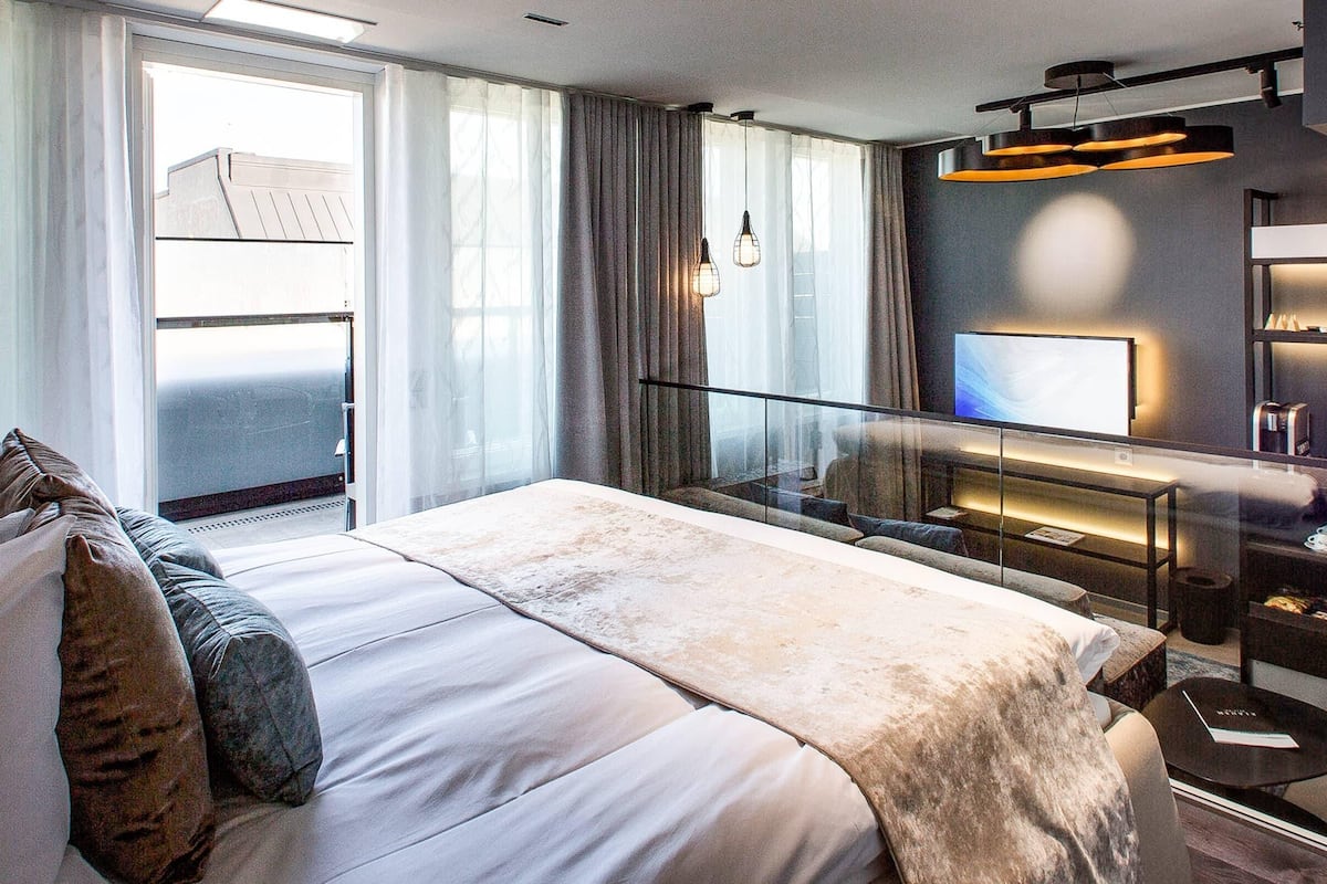 Habitación, balcón | Ropa de cama hipoalergénica, caja fuerte, sistema de insonorización