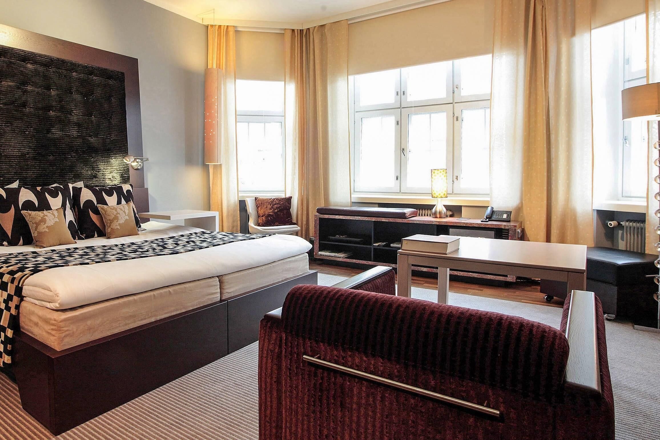 Deluxe kamer | Hypoallergeen beddengoed, een minibar, een kluis op de kamer