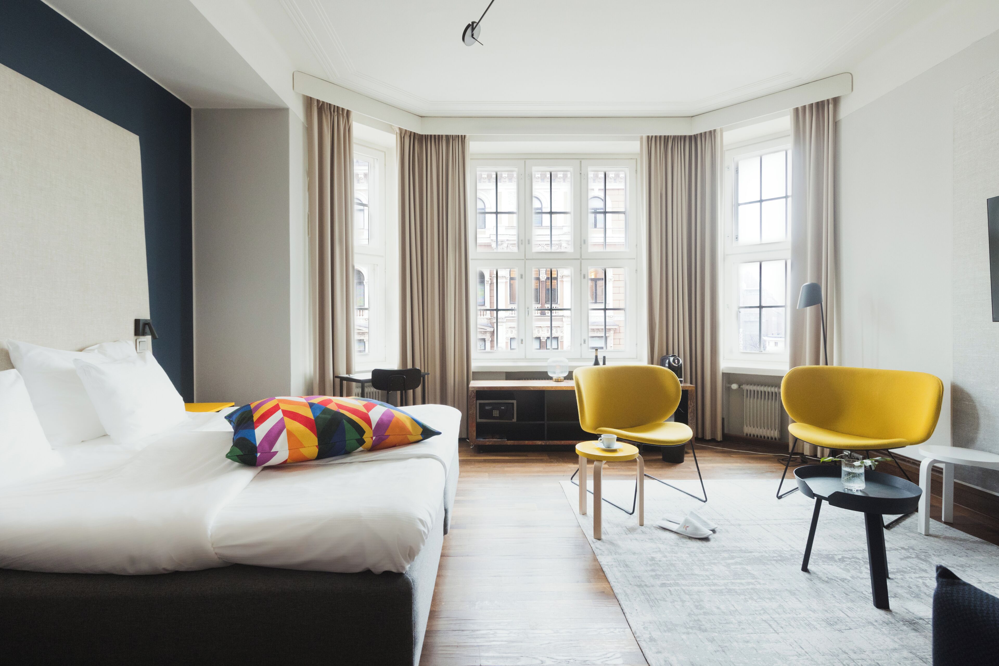 Deluxe Room | Hypo-allergenic bedding, minibar, in-room safe, soundproofing