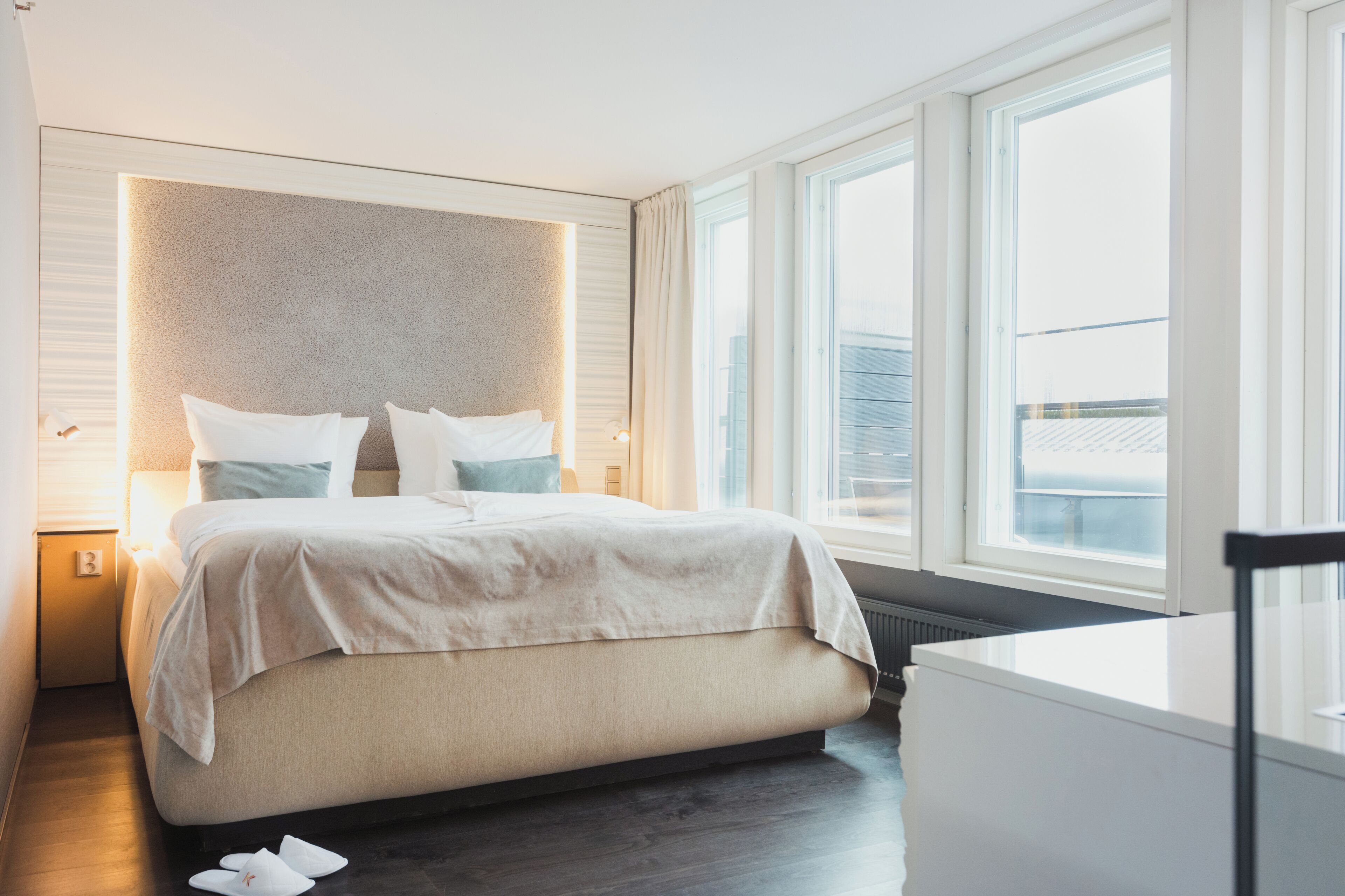 sky suite | hypo-allergenic bedding, in-room safe, soundproofing, iron/ironing board