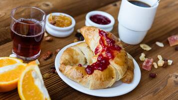 Free daily buffet breakfast