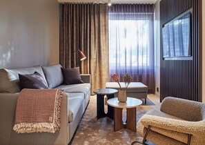 Desk, iron/ironing board, free cots/infant beds, rollaway beds