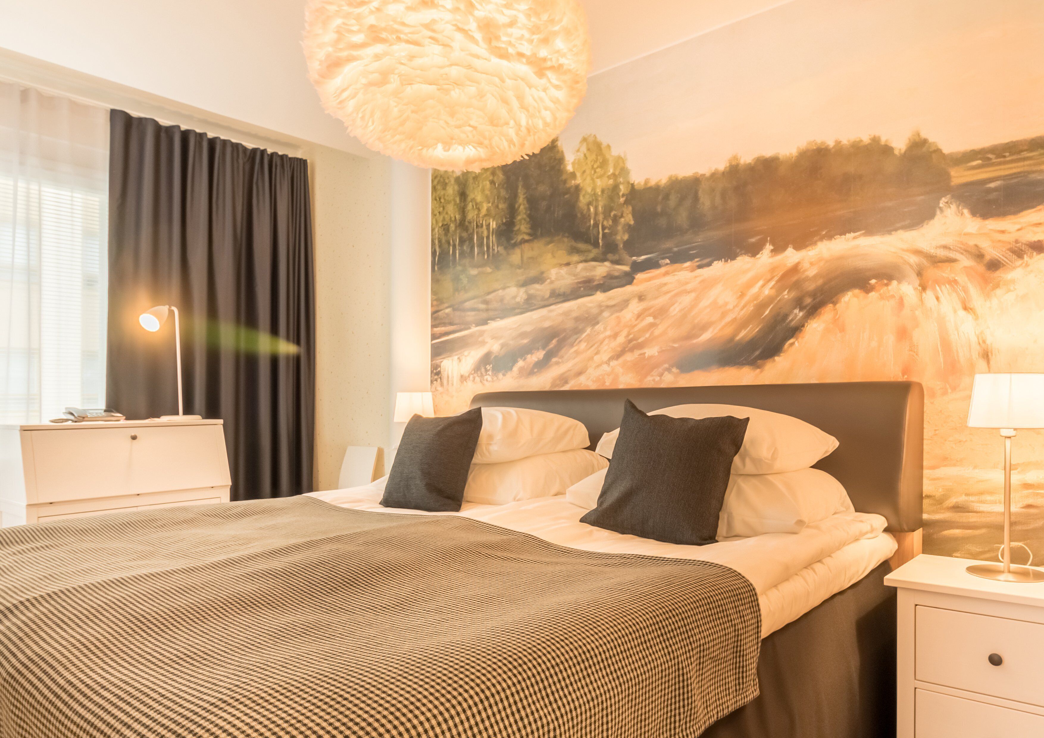 办公桌、熨斗/熨衣板、免费婴儿床、折叠床/加床（额外收费）