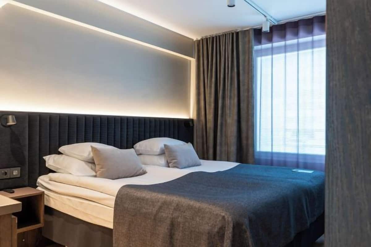 Desk, iron/ironing board, free cots/infant beds, rollaway beds