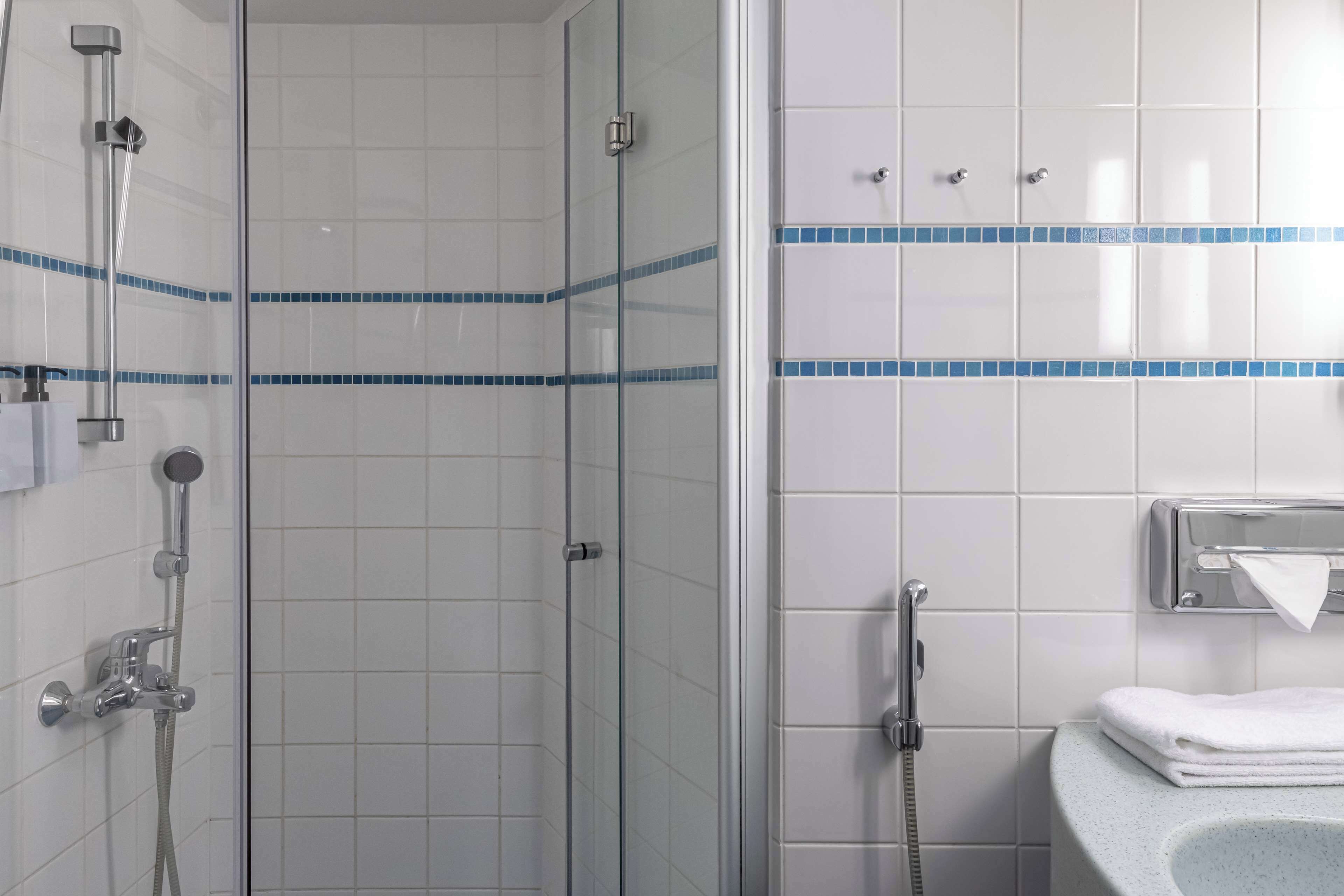 junior suite | minibar, in-room safe, desk, blackout curtains