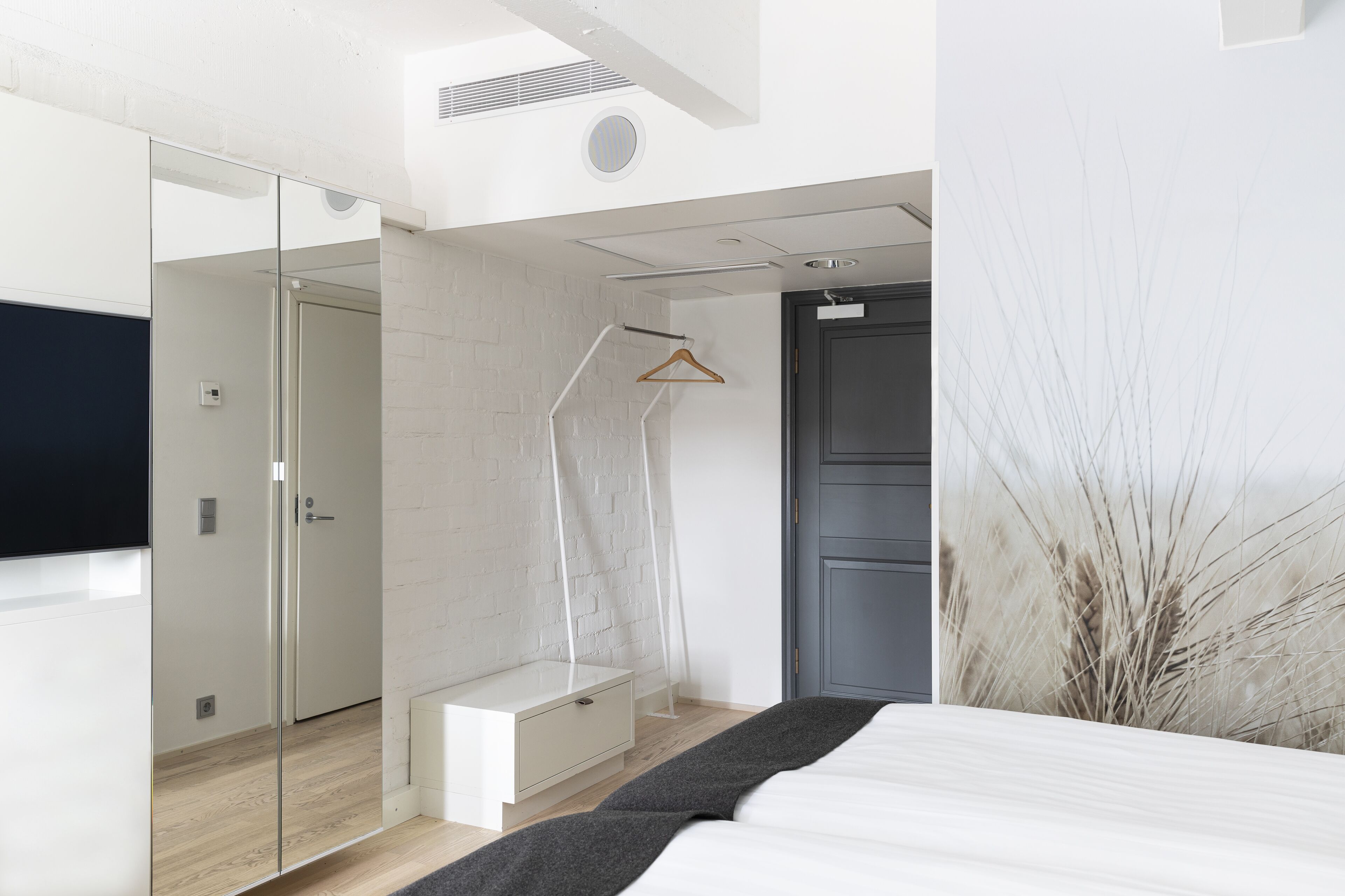 minibar, desk, free wifi, bed sheets