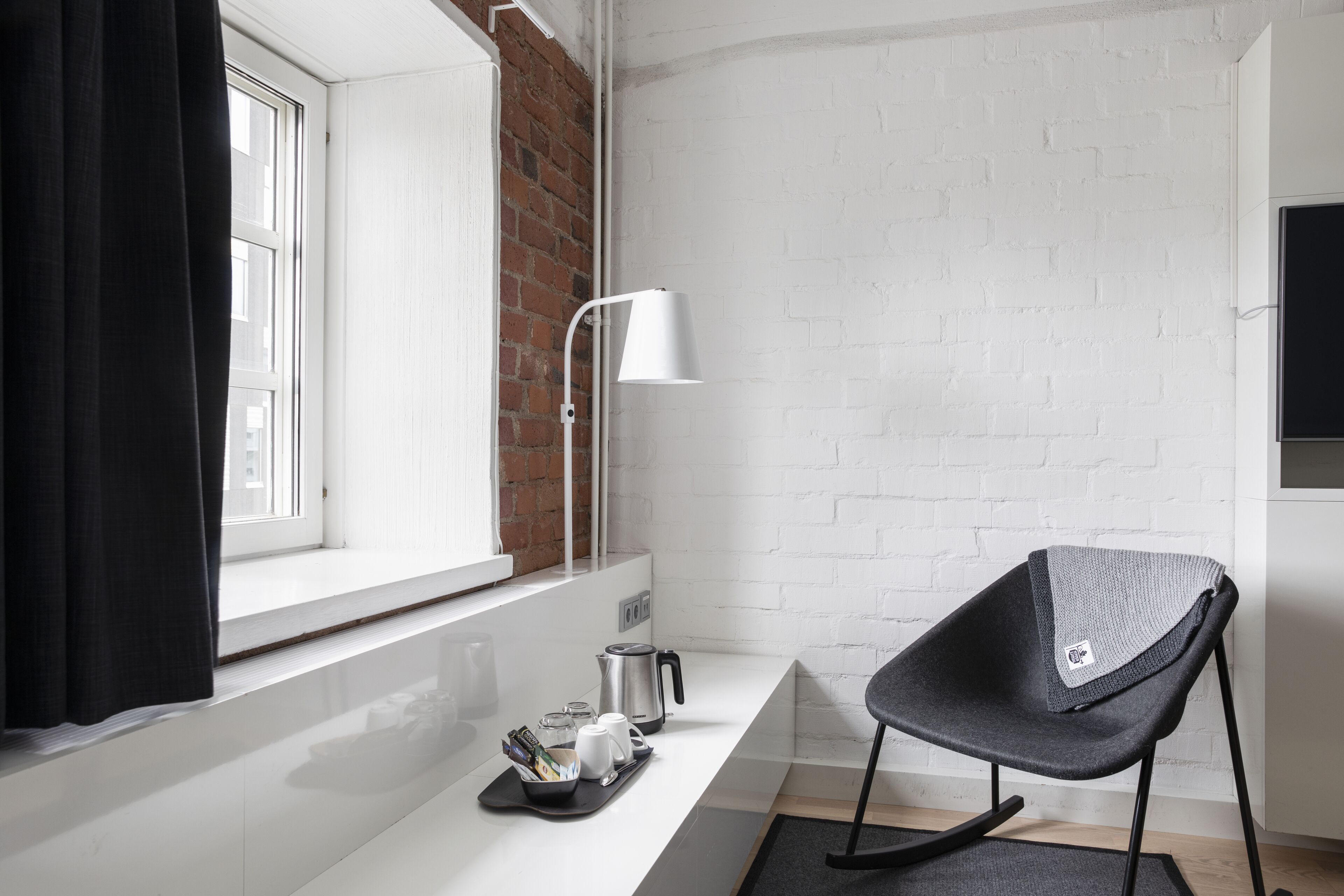 标准双床房 | 迷你吧、办公桌、免费 WiFi、床单