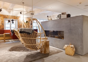 Coin salon dans le hall