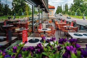 2 restaurantes, café da manhã, culinária francesa