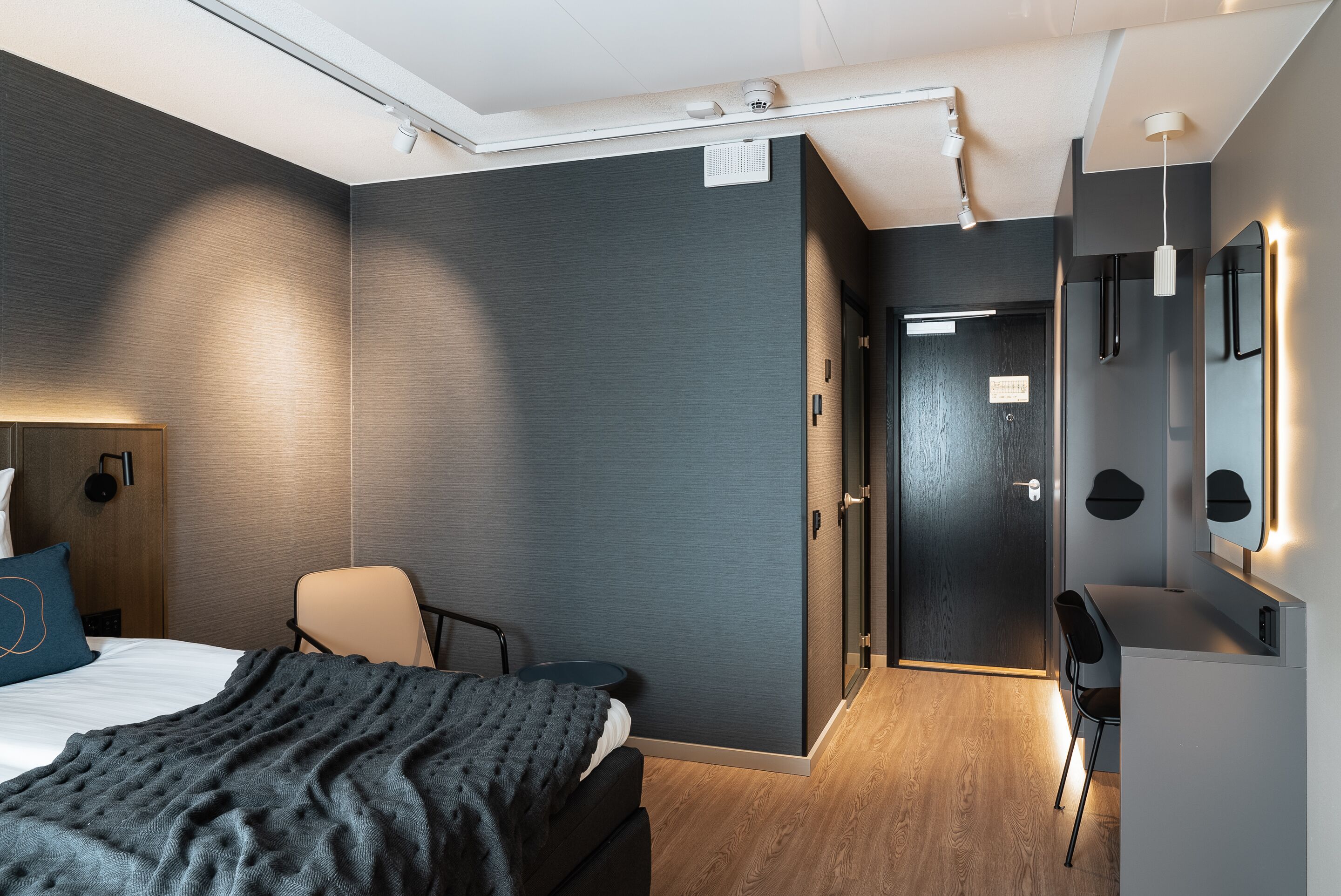 superior twin room (extra bed possibility) | minibar, in-room safe, desk, laptop workspace