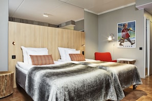 Minibar, tabla de planchar con plancha, cunas gratuitas y wifi gratis 