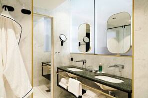 Hair dryer, bidet, towels - Solo Sokos Hotel Helsinki (Helsinki)