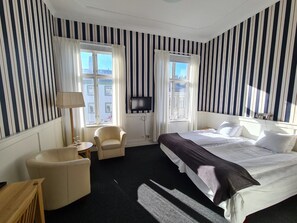 Superior Twin Room | Desk, free WiFi, bed sheets