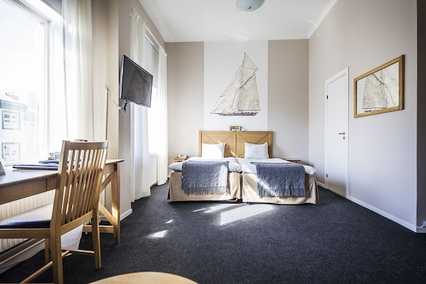 Superior Double Room, Multiple Beds | Desk, free WiFi, bed sheets