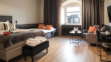 Executive Family 4 with Seaview | 1 sovrum, individuell inredning, skrivbord och gratis wi-fi