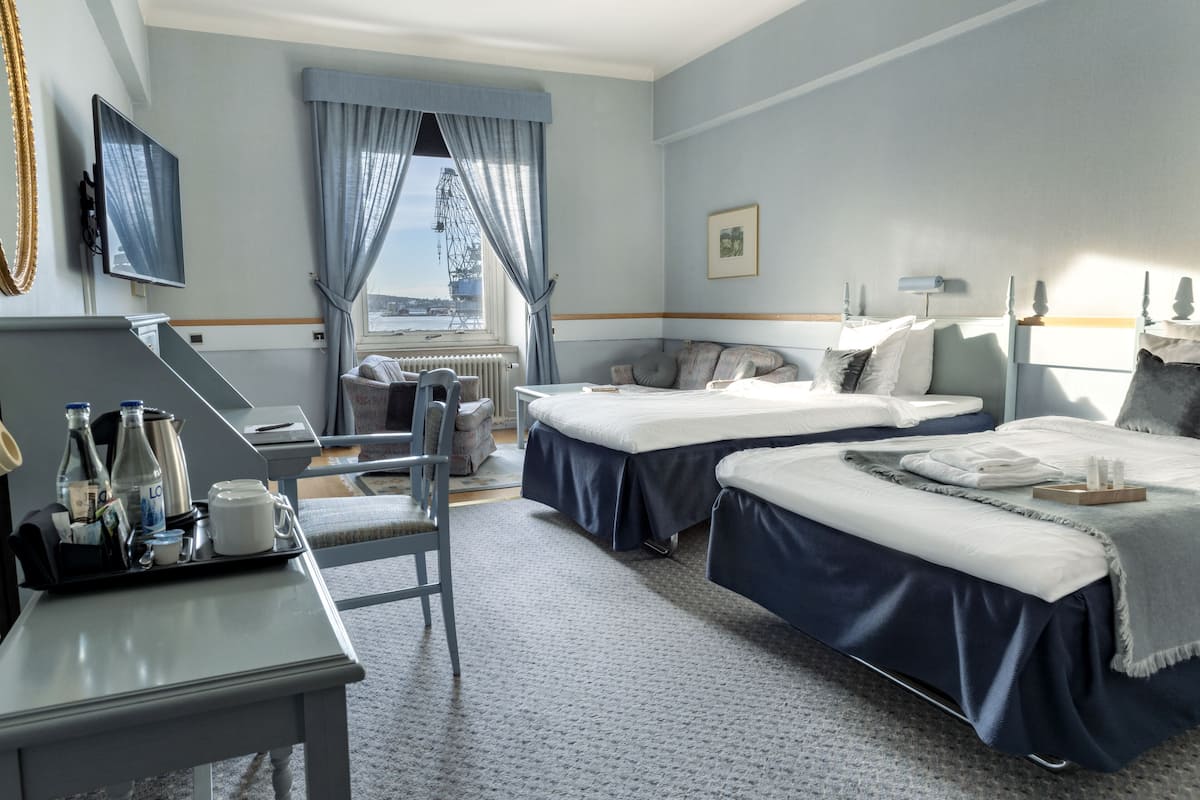 Desk, free WiFi, individually decorated, bed sheets