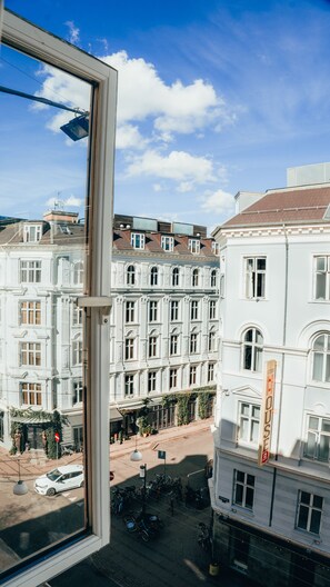 Bureau, Wi-Fi gratuit, draps fournis