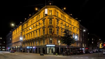 Façade de l’hébergement - soirée/nuit