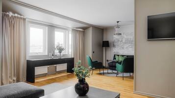 Junior-Suite | Verdunkelungsvorhänge, kostenloses WLAN, Bettwäsche