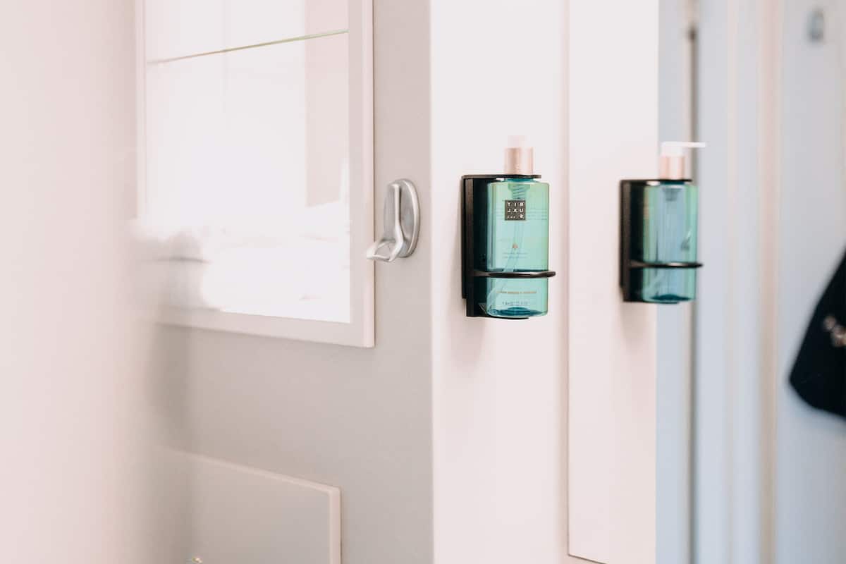 shower, free toiletries, towels