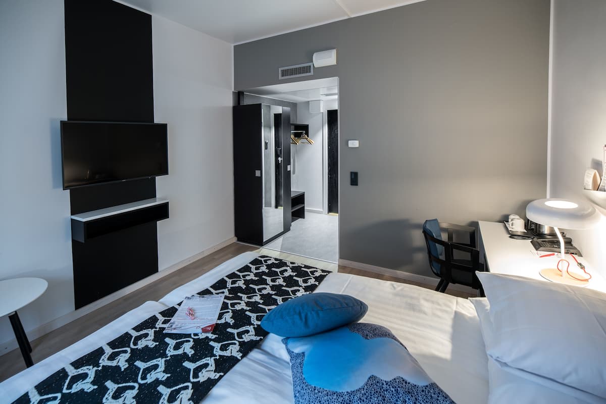 Coffres-forts dans les chambres, bureau