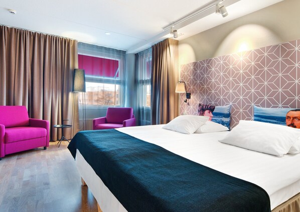 Standard Room, 1 King Bed (with sofabed)