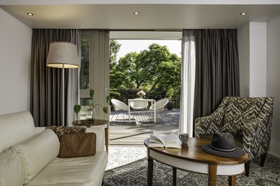 Vineyard Hotel
