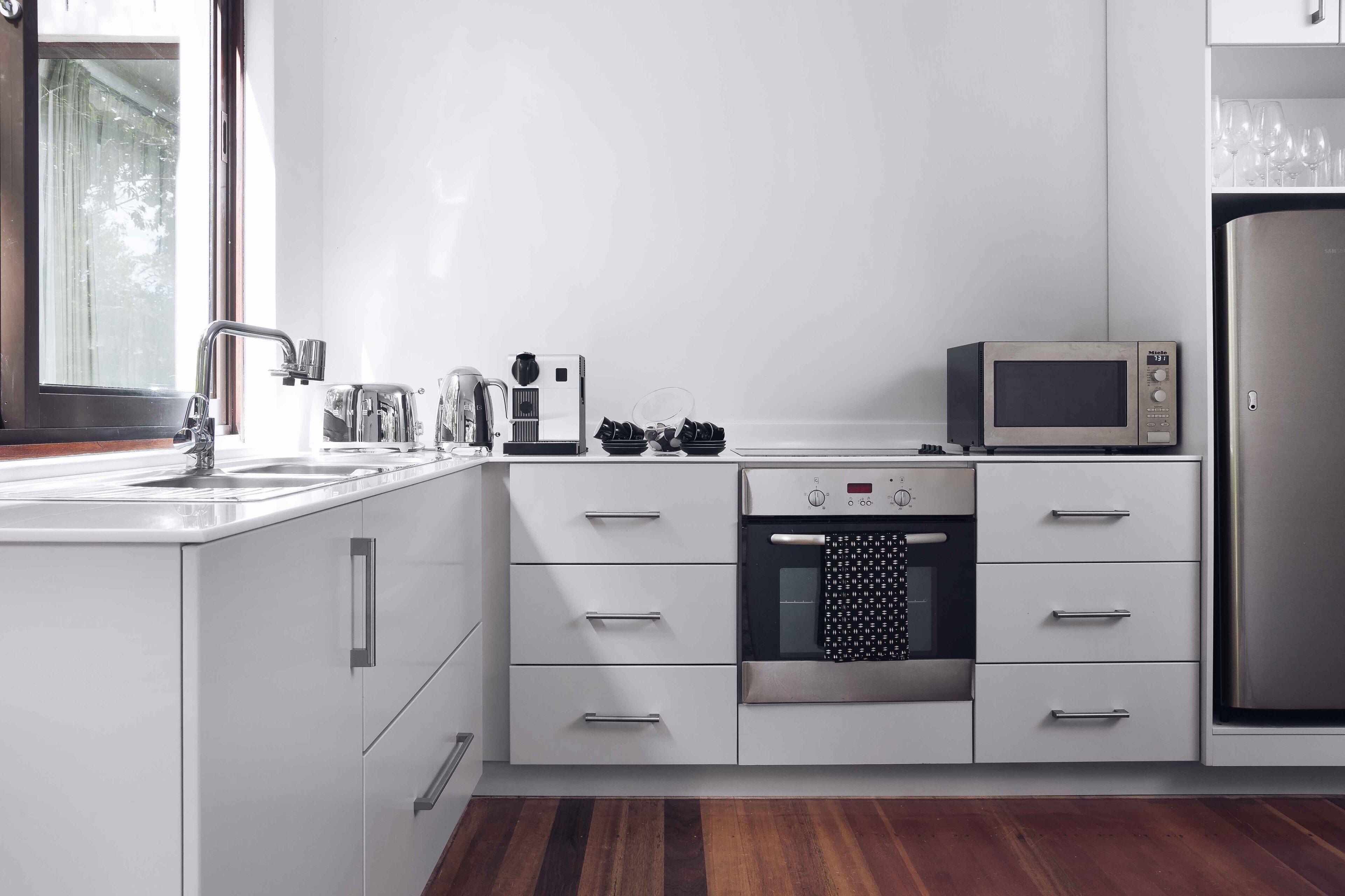 espresso maker, coffee/tea maker, cookware/dishes/utensils