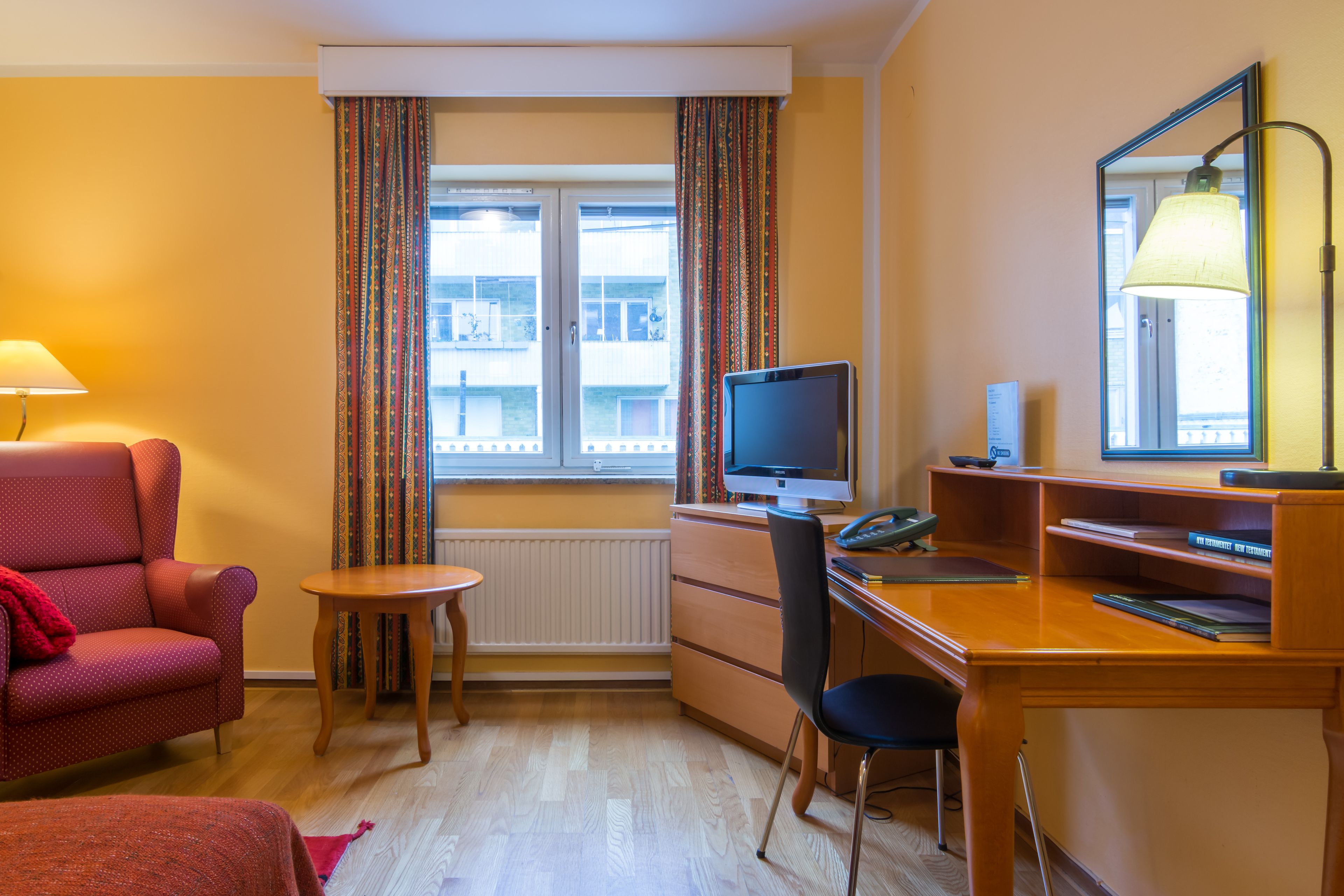 standard single room | desk, free wifi, bed sheets